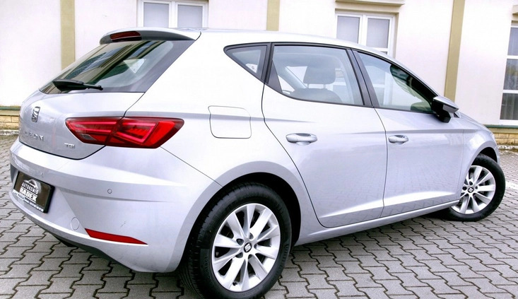 Seat Leon cena 74999 przebieg: 16000, rok produkcji 2019 z Przedecz małe 596